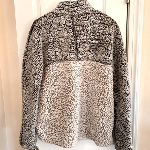 Thread & supply pullover - Picture 4 of 4